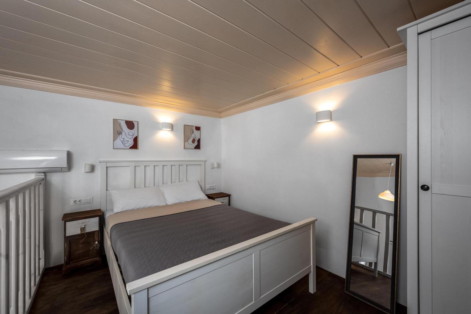 Over The Sea Apartments Symi Bagian luar foto