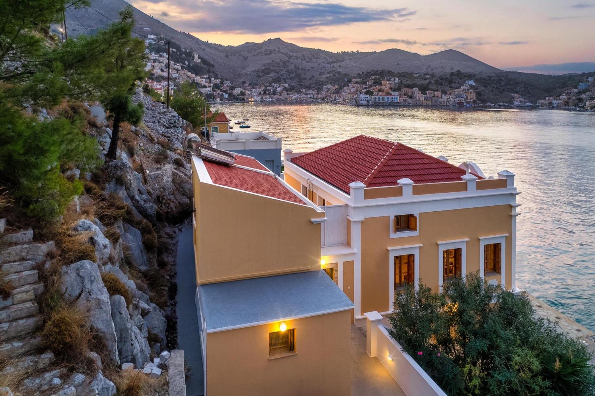 Over The Sea Apartments Symi Bagian luar foto